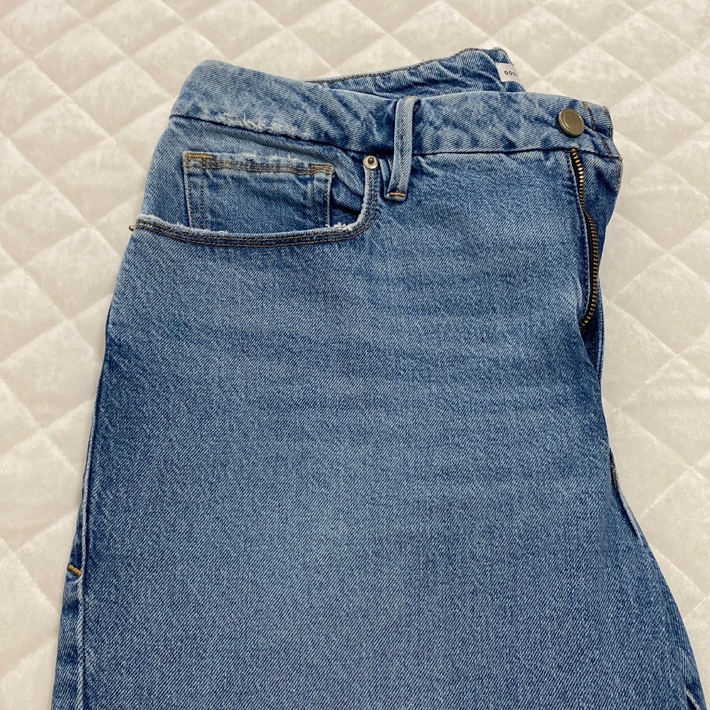 Good American girlfriend FIT mid rise size 12  waist never worn without tags.